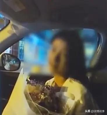 你说他傻，他居然有1700万！

北京男子打赏女主播1700余万元，这事儿看懵了