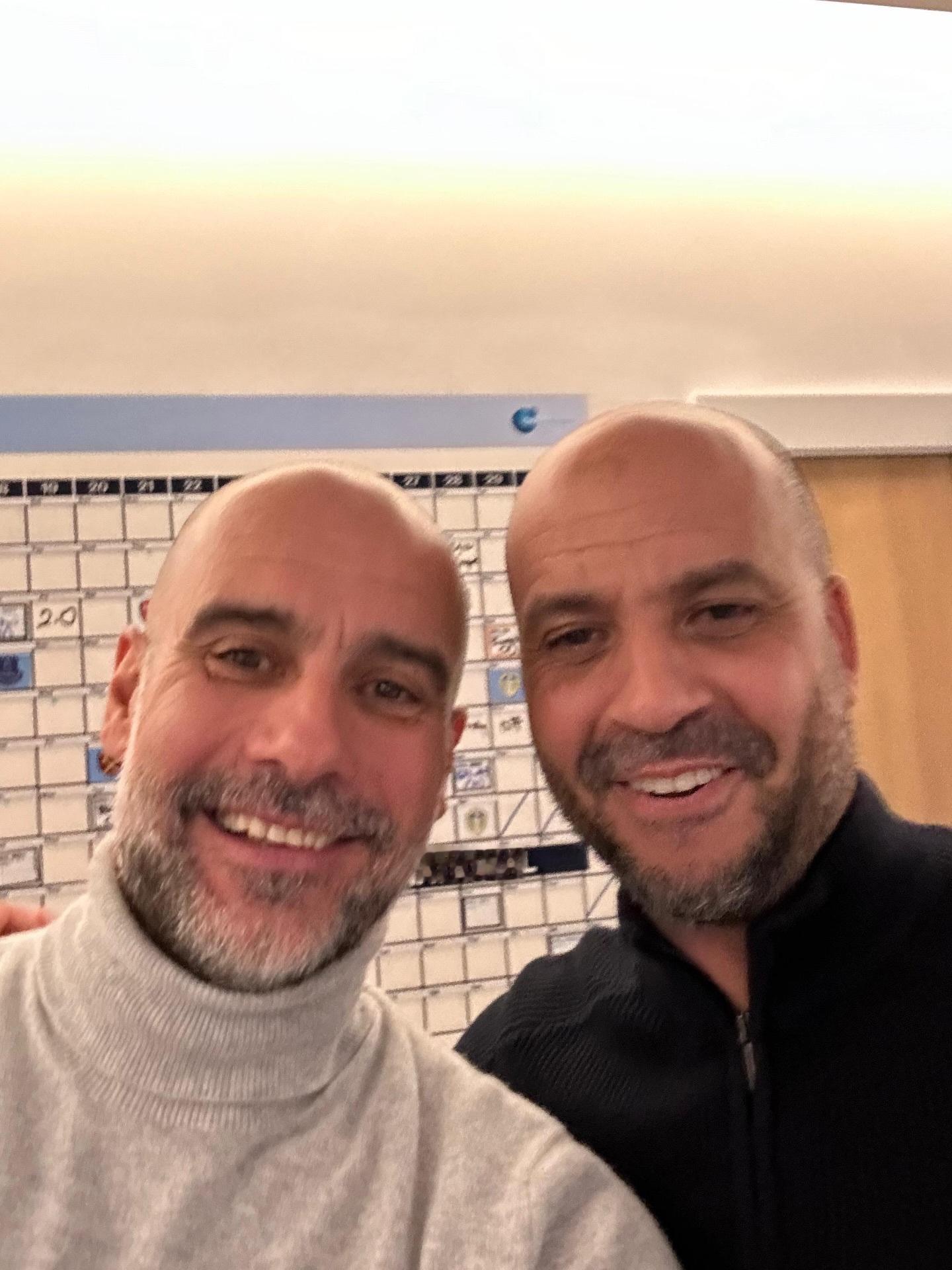 同一款主教练——曼城主教练和纽约城主教练🥚 