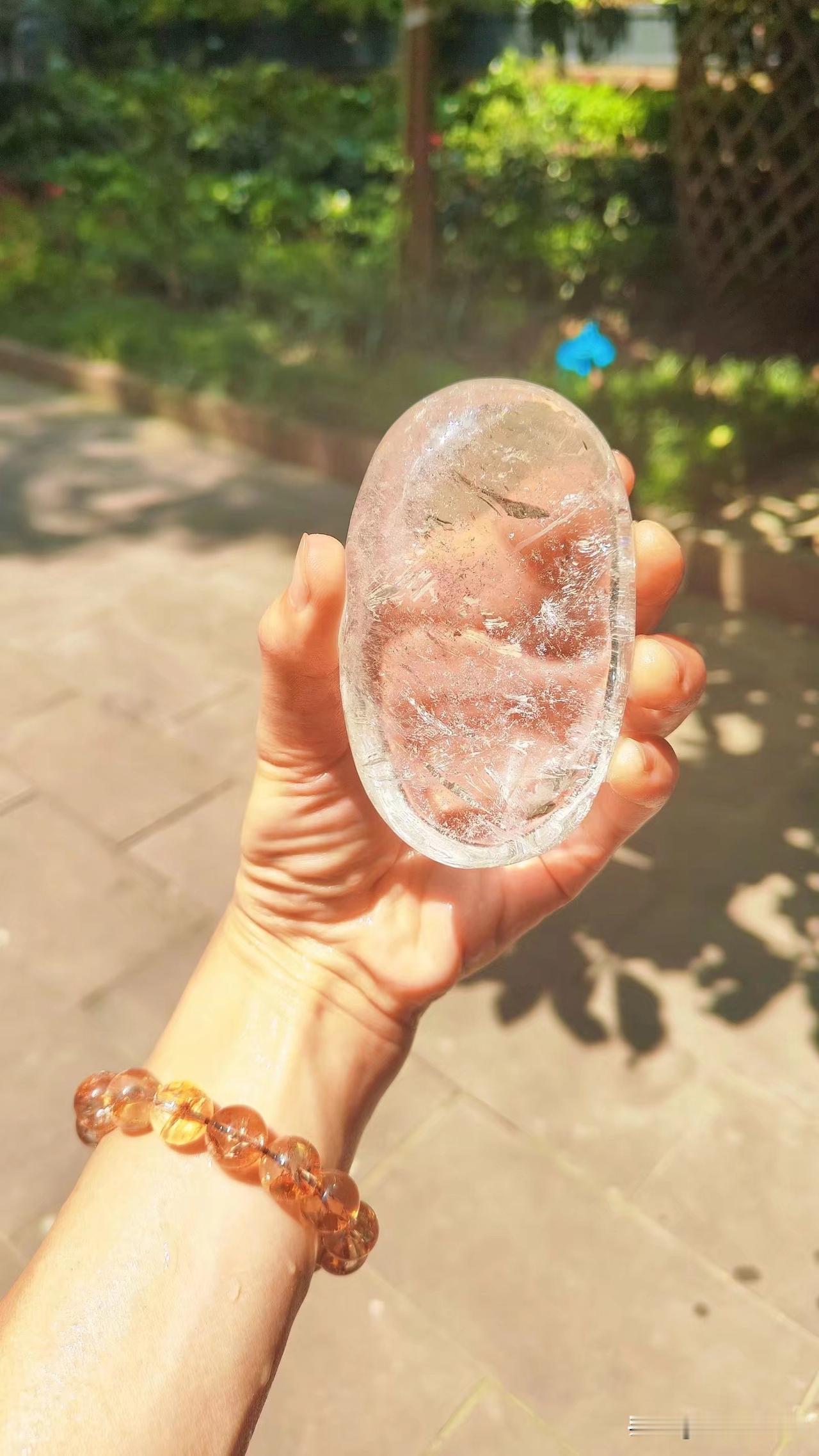 你所苦苦寻找的宝箱，事实上就在起点。
人总是在不断寻找新的目的地，殊不知，这正是