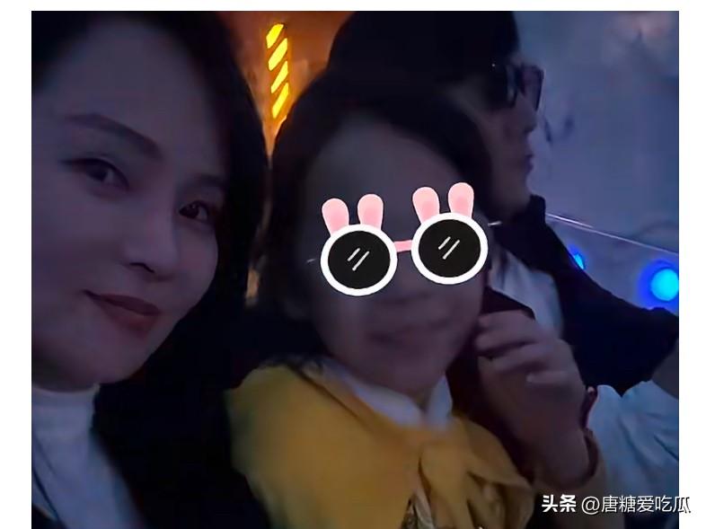 伊能静和秦昊结婚十几年还手牵手我能接受，她们拒绝与粉丝合照我也能接受，但是我真的