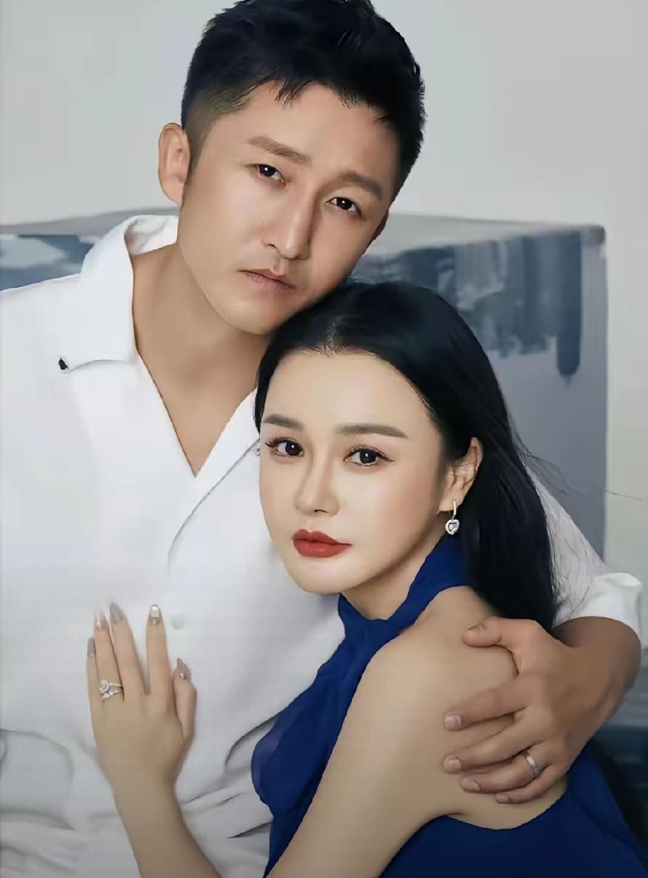 冉莹颖和她妈为啥甩脸子啊，她们认为是邹市明耽误了自己，她也会在她的领域发光发亮。