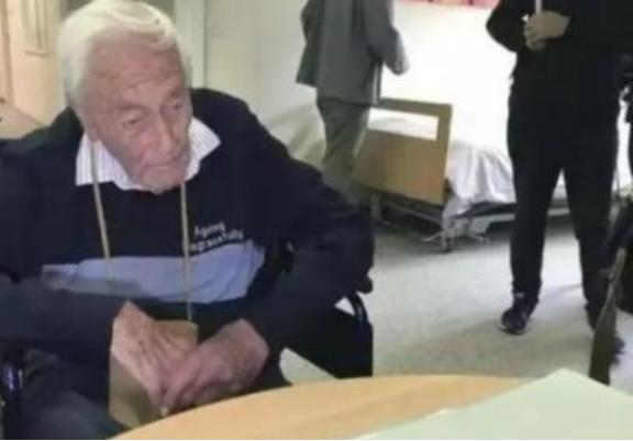 2018年，澳大利亚一位104岁的科学家，前往瑞士接受安乐死，当药物注射到他的体