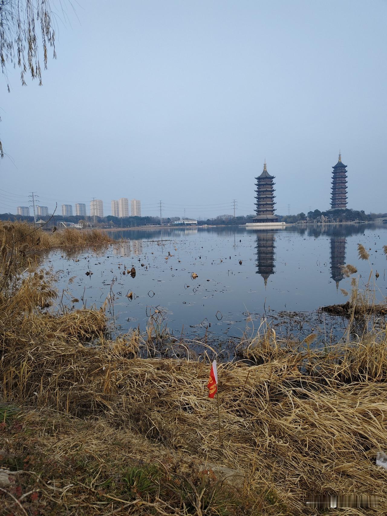 宿迁双塔公园，这也是曾经的黄河，对你没看错，这就是中国第二大河，黄河的河道。
不