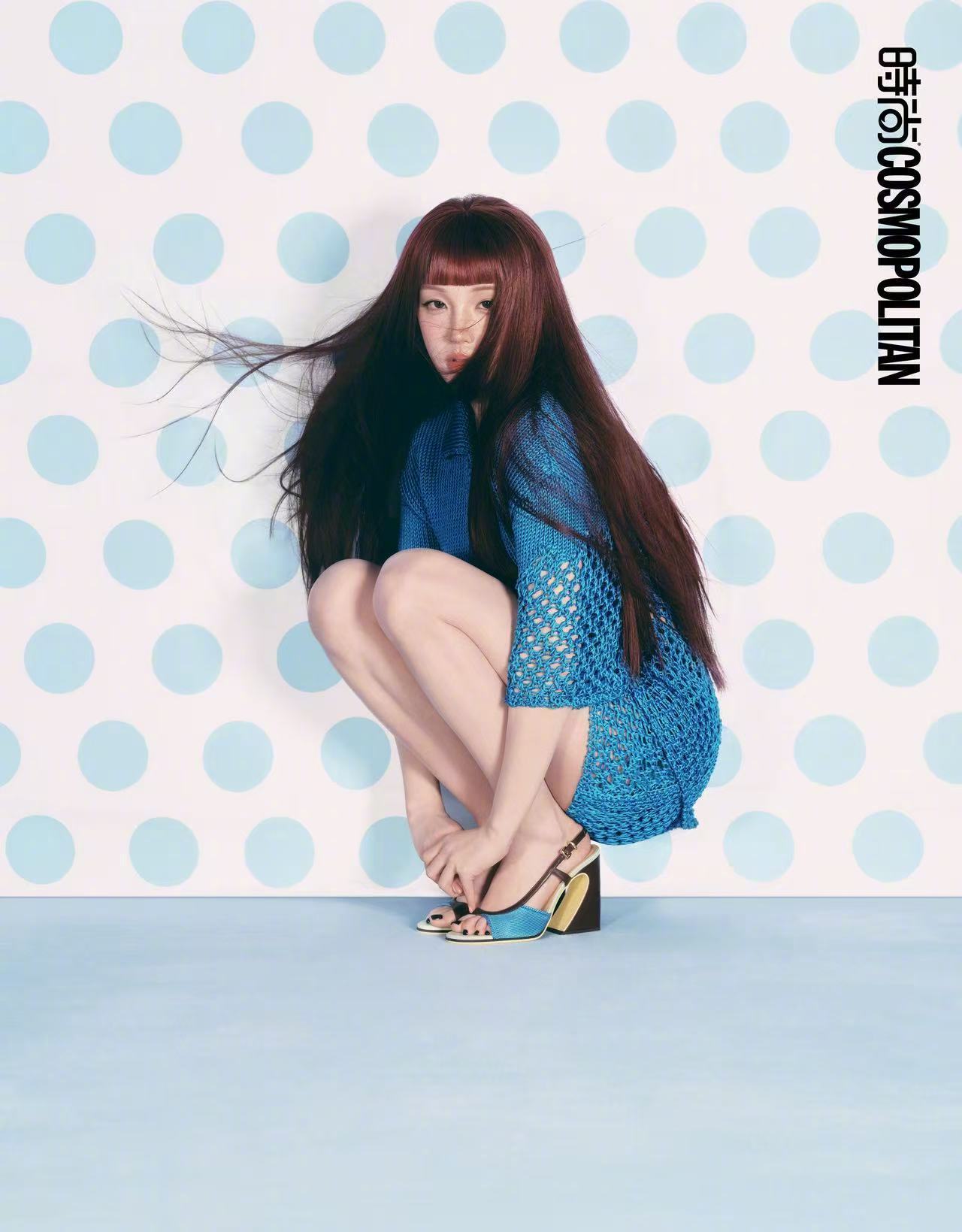 宋雨琦 x  时尚COSMO二月刊，迎来歌手宋雨琦登封亮相，解锁个人首本内地五大