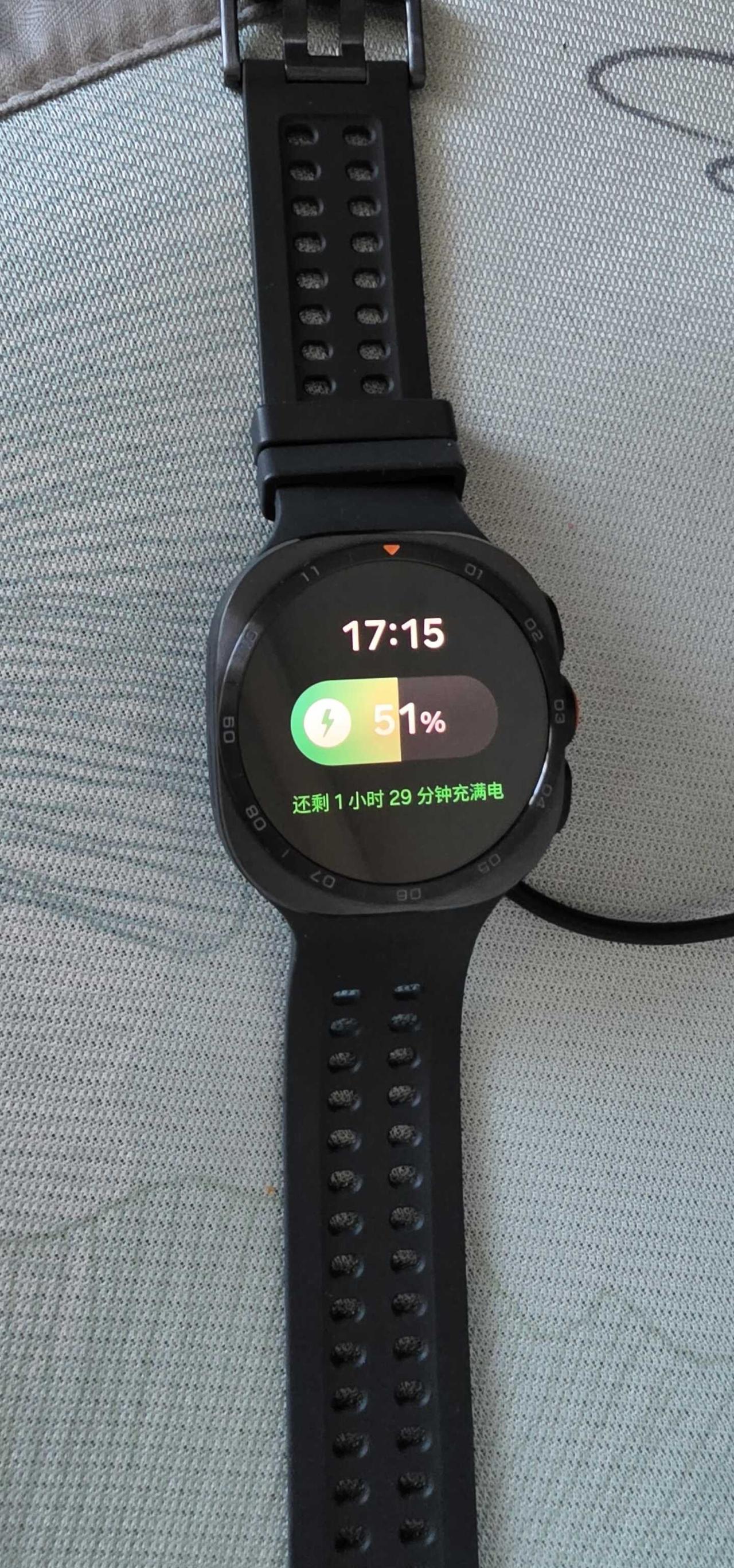 三星watch ultra2充电要3个小时
三星26ultra 智能手表 三星w