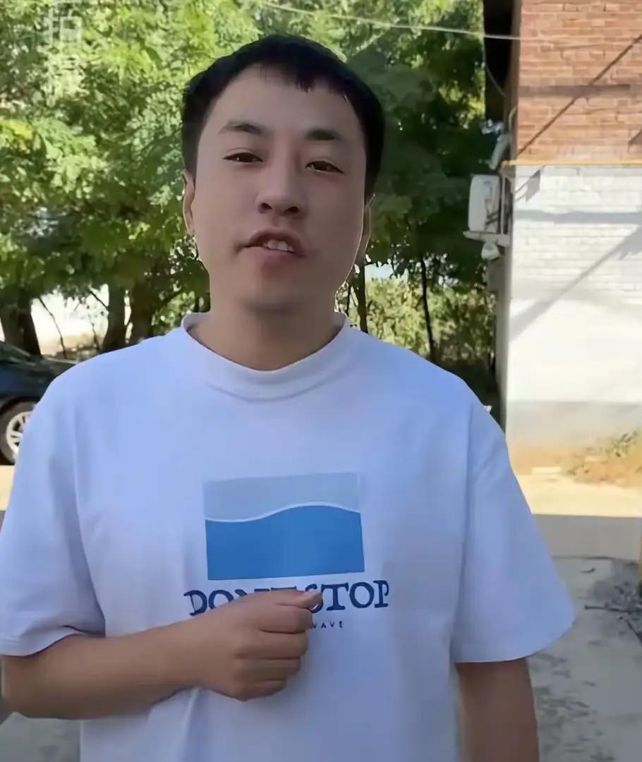 万万没想到，杨增的收入居然是公司博主里最高的。都是洞不止一次说过他年入百万，连其