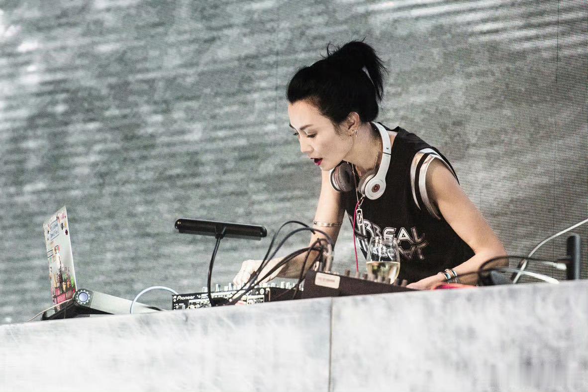 原来张曼玉早就在爱你老己了张曼玉的人生太通透！卸下影后光环随心而行，极致爱自己活