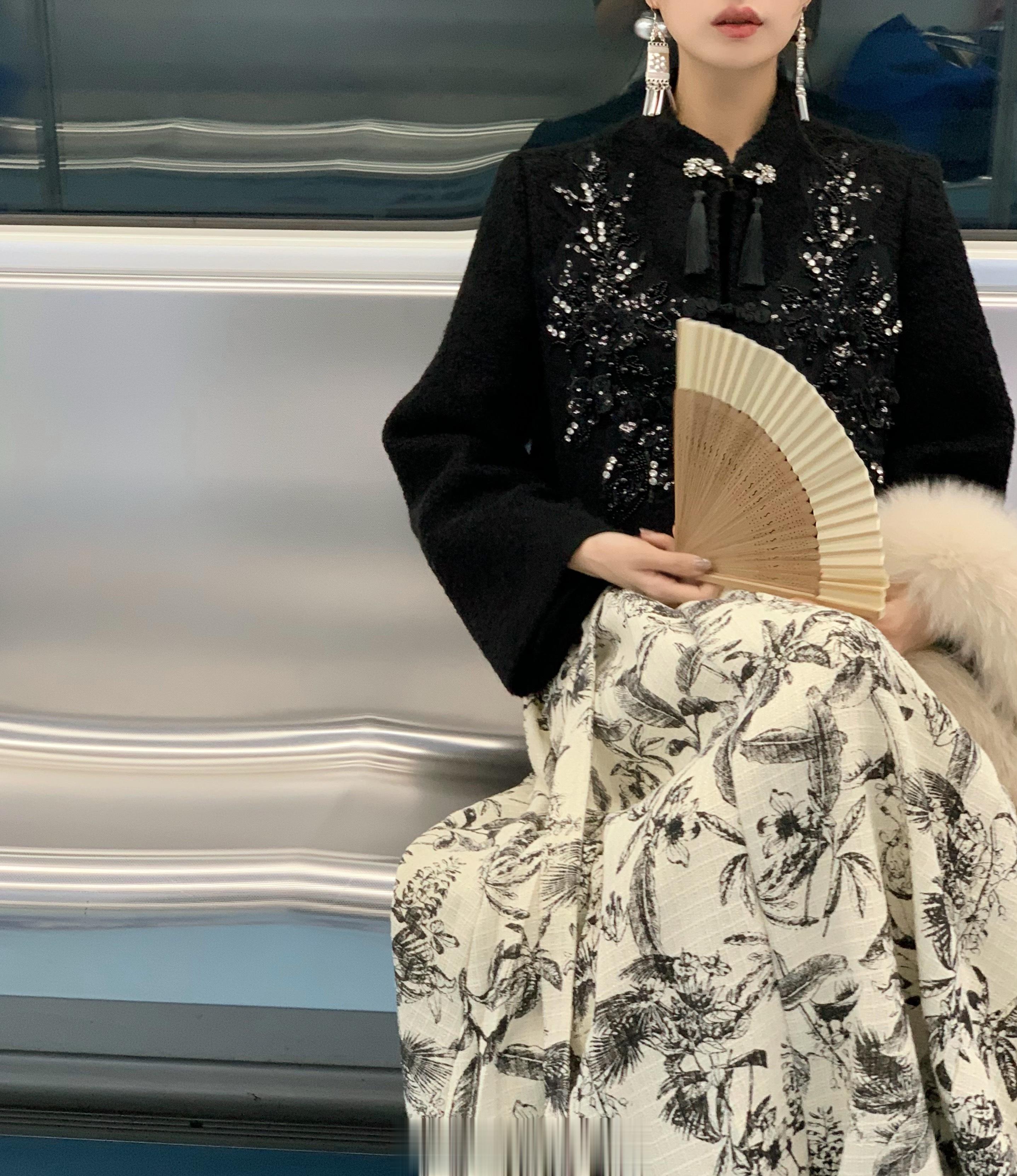 【10/14 20:00 大Eees 🛒】  🪭我见犹怜· 手工绣品和水墨马