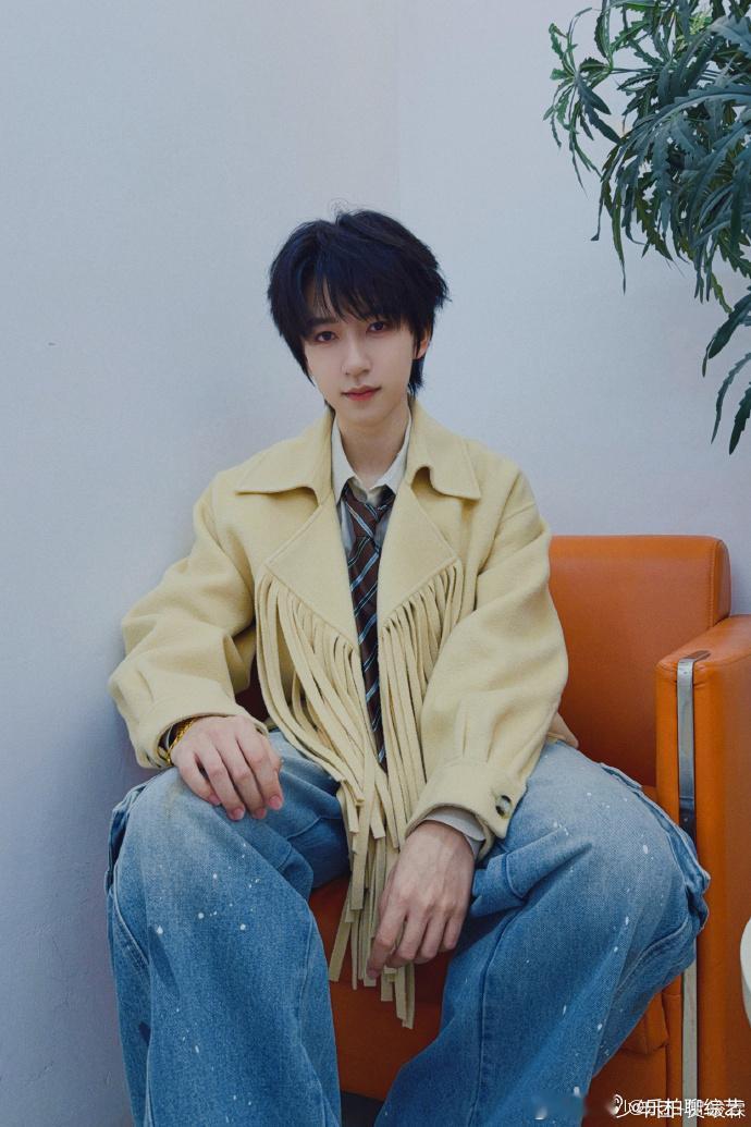 贺峻霖正面看帅侧面看帅 贺峻霖正面看帅侧面看帅，真的是每一个面都是超帅的呀，分享