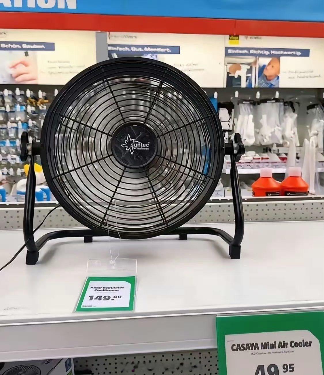 🇩🇪德国一家华人开的商店裡，一个德国老哥犹豫半天，最终买了一个🇨🇳中国产
