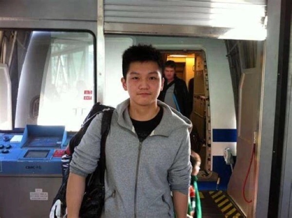 樊振东 感谢这个世界发明了照相机📷 