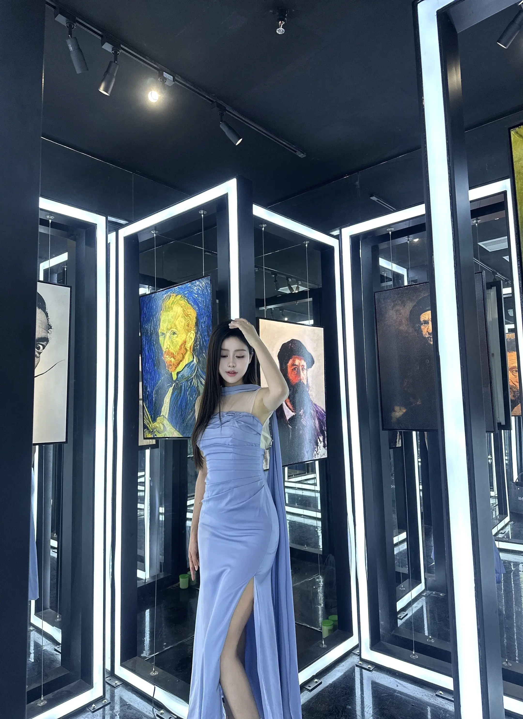 周末和我一起去看展吧