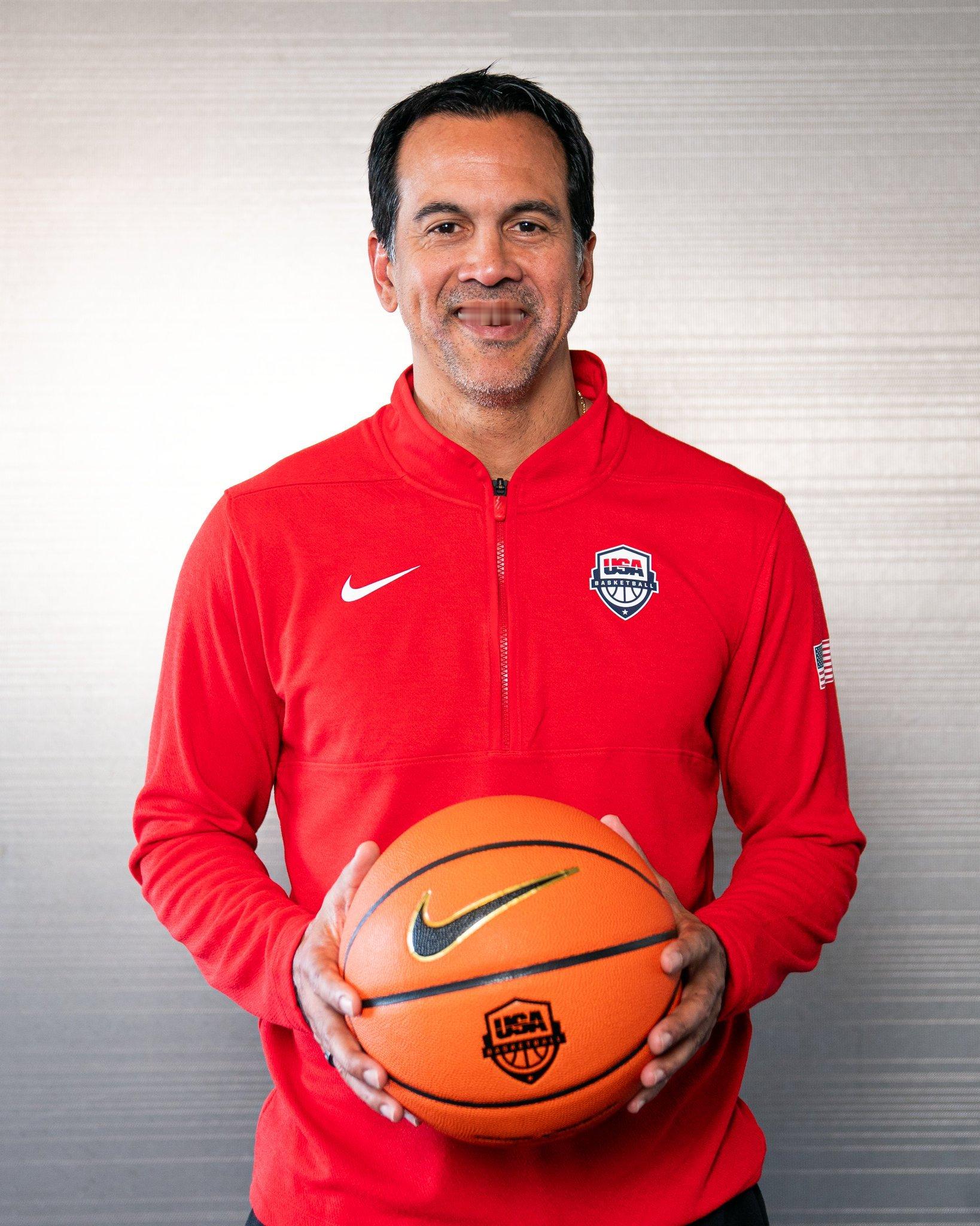 科尔赛后谈斯波代替他接受美国男篮主教练：“我不需要告诉他任何事。他是一位非常出色