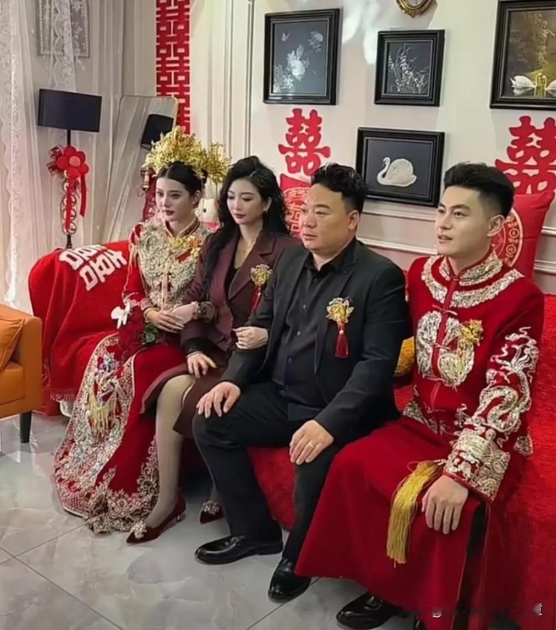 女婿结婚了彩礼38万
我问问老岳父结婚时候
娶岳母花了多少钱？
彩礼八十万 女婿