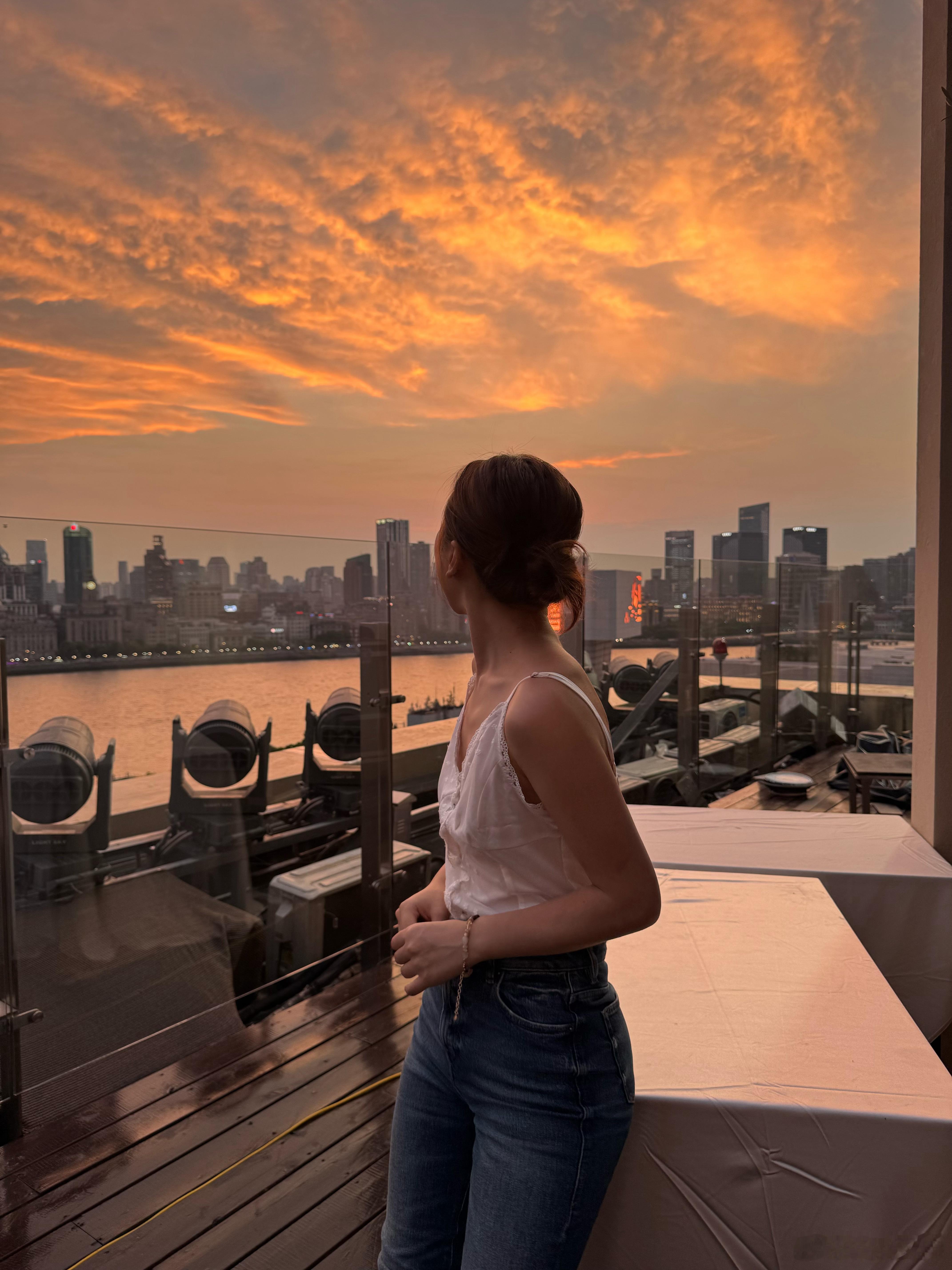 落日配三明治🌆 ​​​