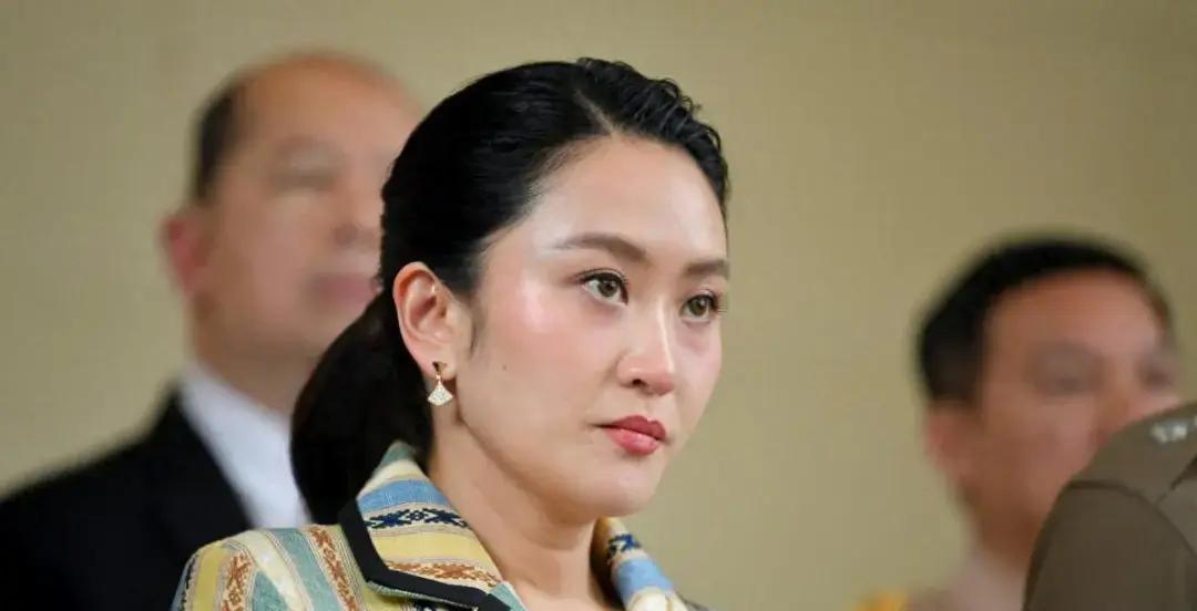 泰国动真格！总理一声令下，20多名老外靠"找人头代持"偷偷圈泰国海滩土地，手铐直