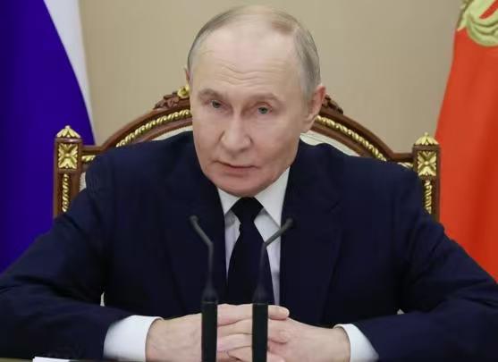 12月31日，俄罗斯总统普京在新年之际发表例行电视讲话，对参与乌克兰作战的士兵表