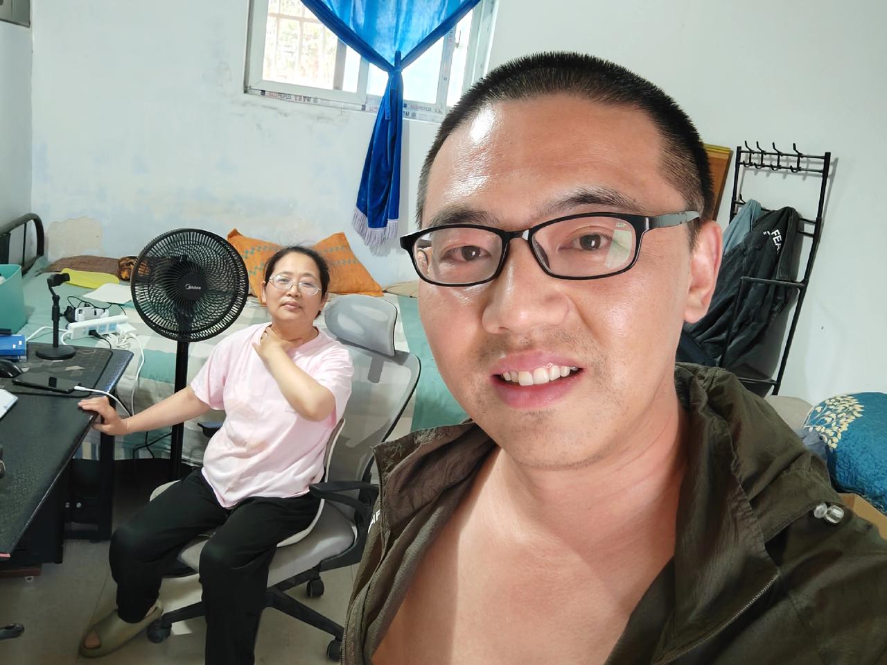 我快崩溃了，没想到我被网暴了，关于妈妈过生日的视频，很多人在评论区留言，其中一部