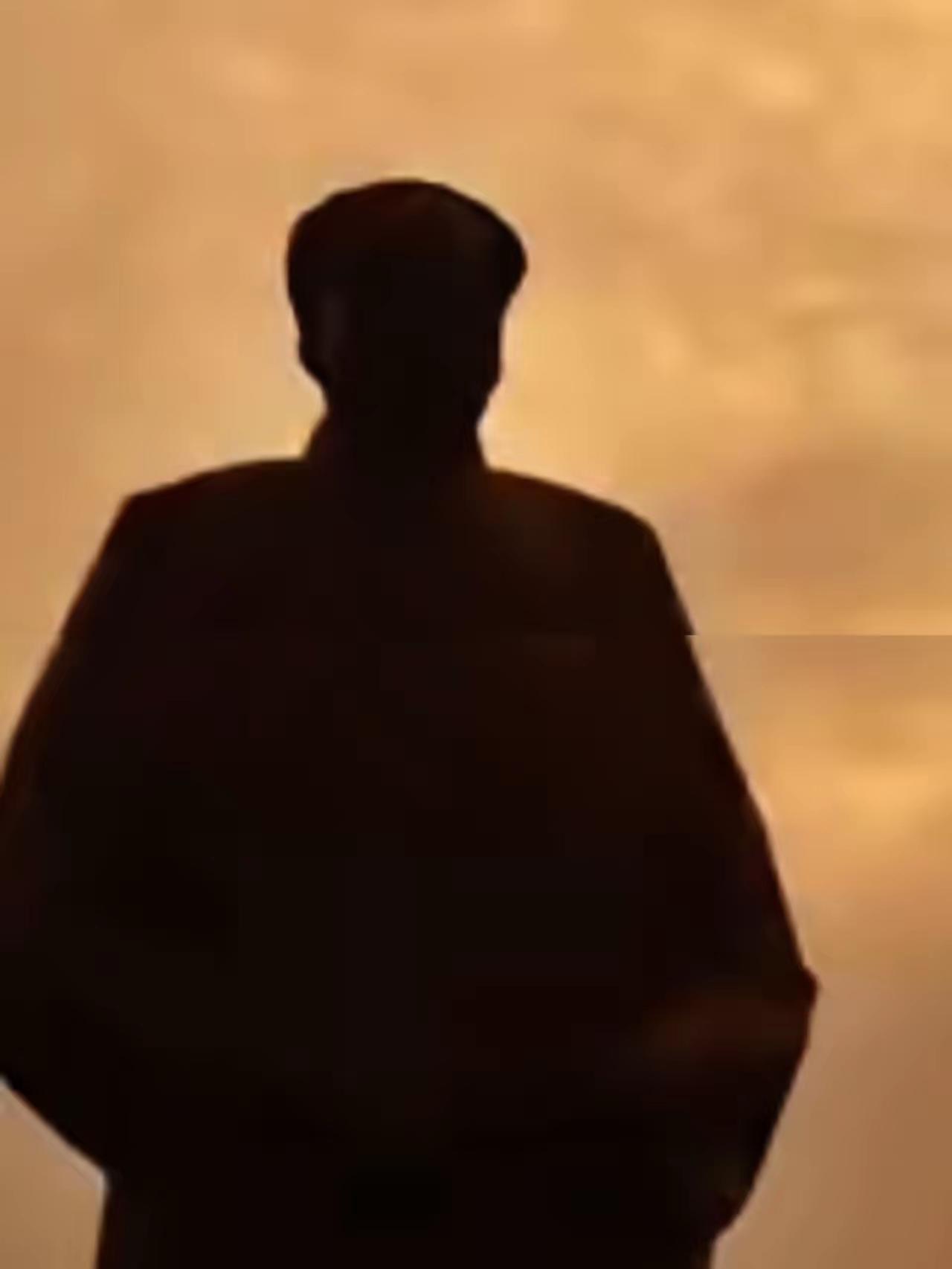 一个为了咱们老百姓，把自家6位至亲都搭进去的人，能有什么坏心眼？
 
哪怕到了现