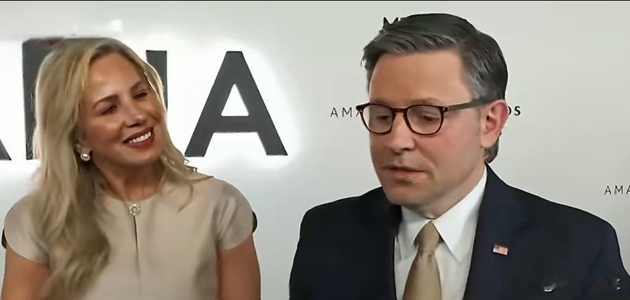 记者:“政府拨款法案明天能获得通过吗？”

众议院议长约翰逊:“老实说，眼下我对