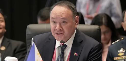 祖籍中国的菲律宾防长，亲手把自己送上了中国的制裁名单！

6月3日，菲律宾政治新