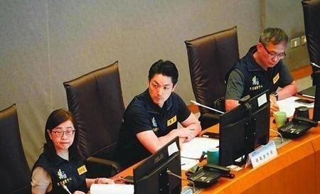 台湾岛内现在正在发生几件非常诡异的事情： 一，名嘴吴子嘉透露，赖清德正在搜集证据