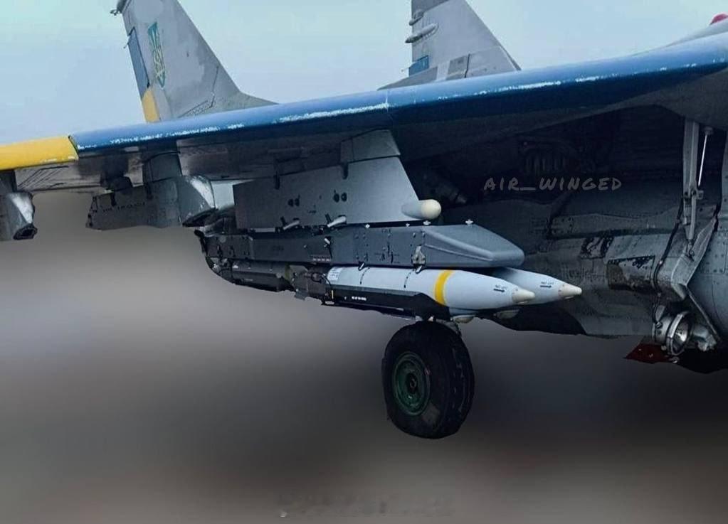 🇺🇦MiG-29但是🇺🇸SDB ​​​