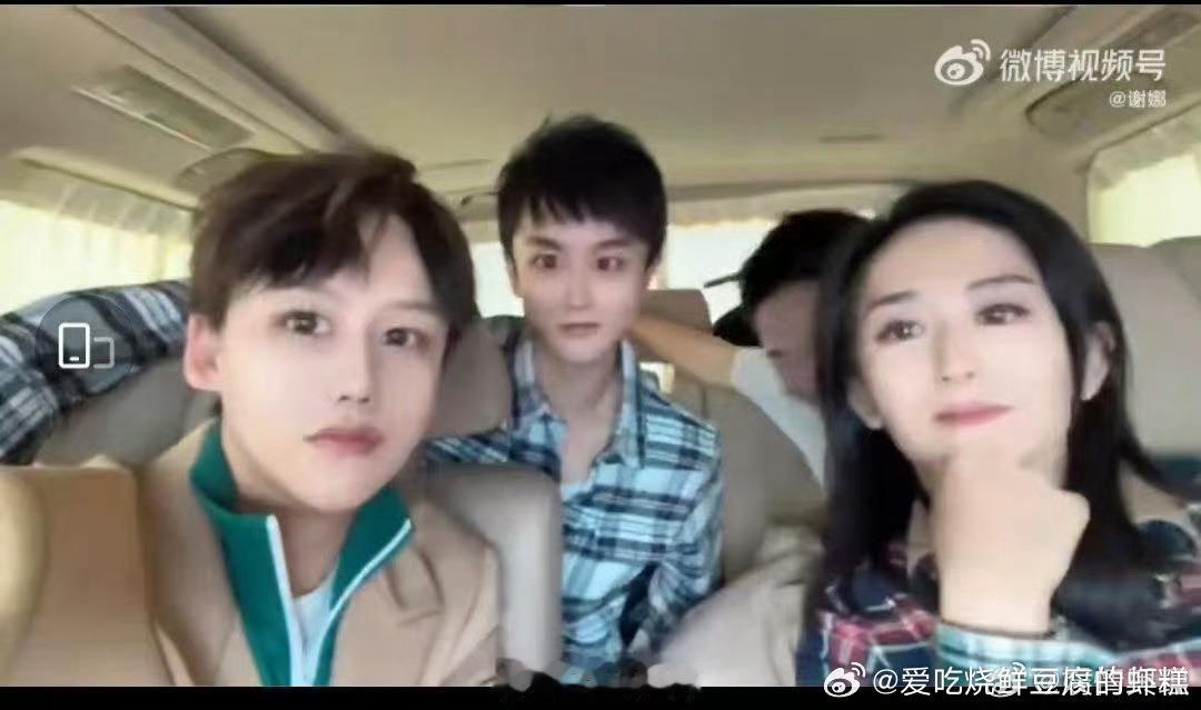 刘维 谢娜我永远的师父谁看了刘维和谢娜的师徒情能够不感动啊，十年的陪伴可想而知他