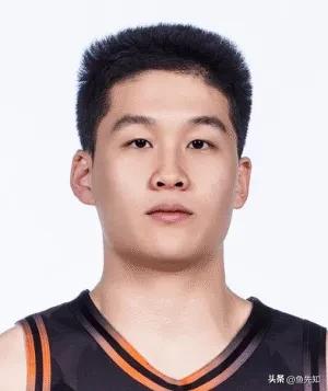 山东队买了个陈林坚最近被对手研究透了，状态不佳。而山东队也培养了一个自己的“陈林