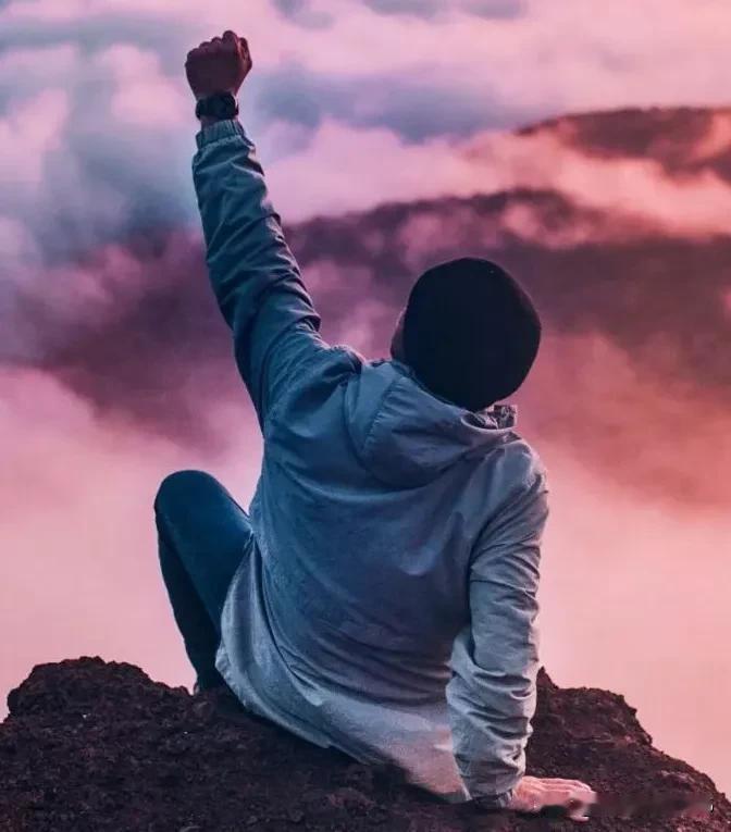 一位家长说：儿子是双一流硕士，入职华为，本应该是一件非常长脸的事。但却没干多久就