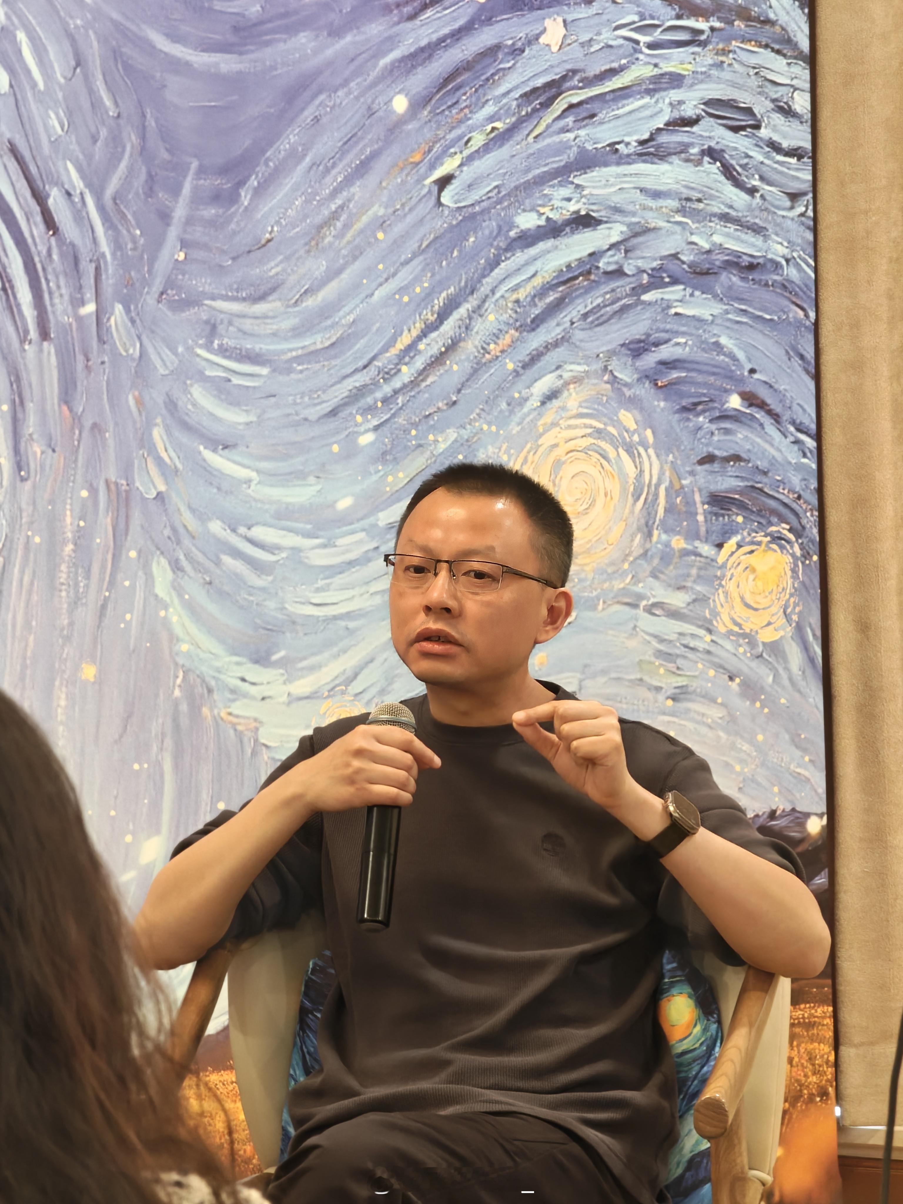 地平线苏箐提到一个为什么做舱驾一体的细节。芯片的资源其实使用不能超过70%，如果