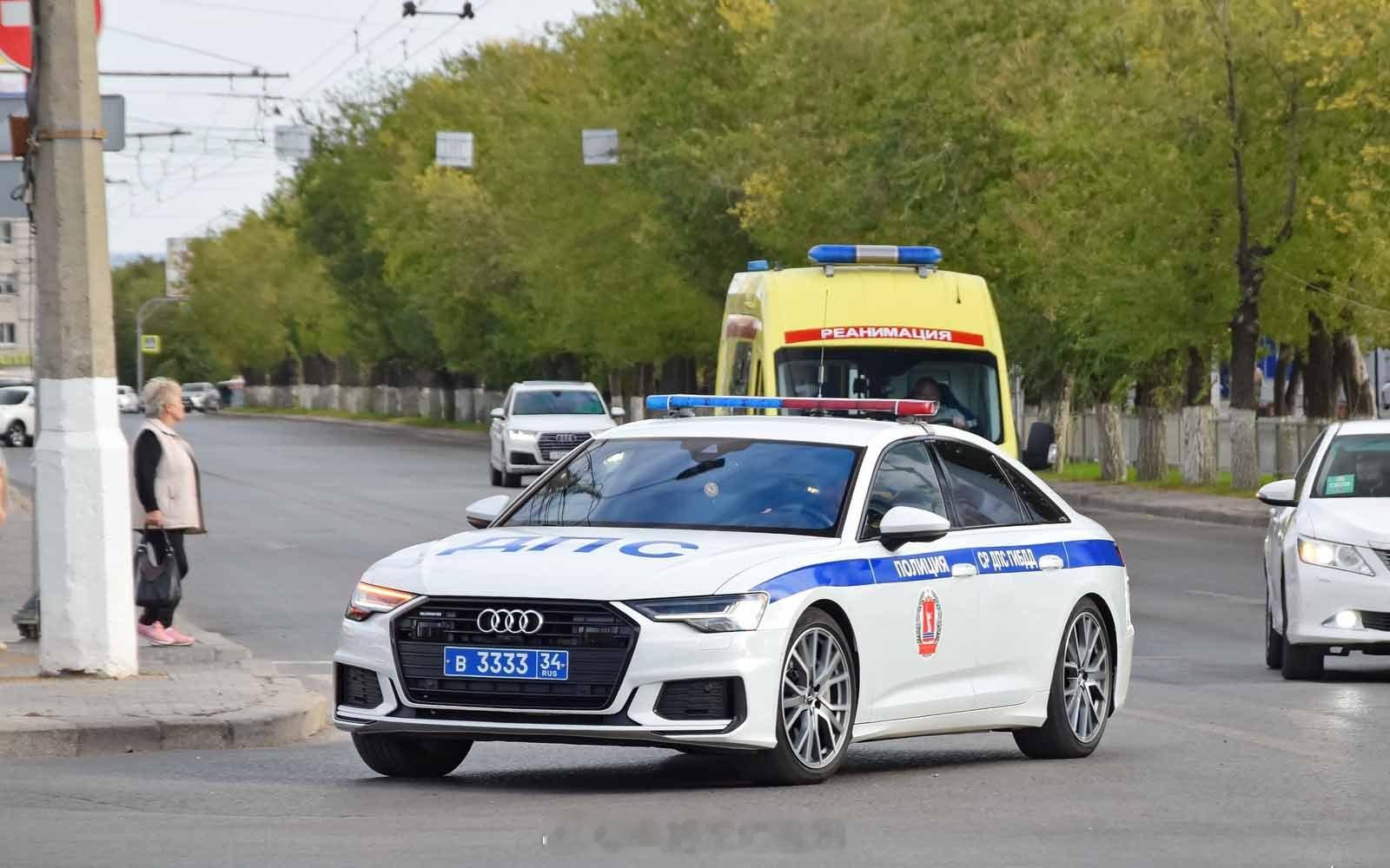 Audi A6 / Toyota Camry / Chevrolet Subur