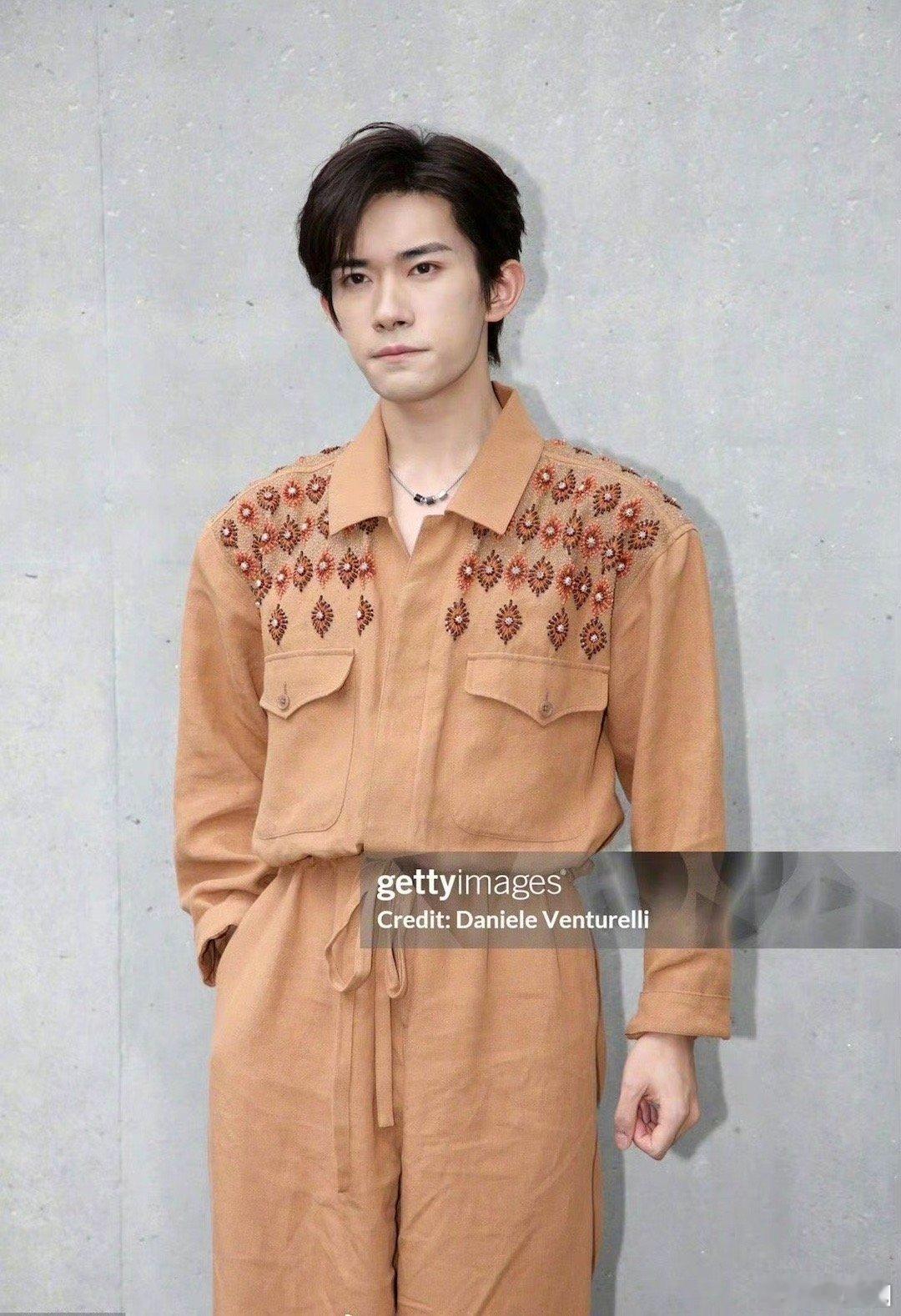 米兰时装周上的易烊千玺，檀健次、许凯、张若昀，来看看男星的状态如何～ ​​​