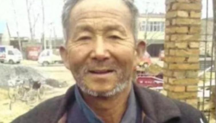 1992年，北京一位47岁的流浪汉因缺乏暂住证被送往收容所，在填写个人籍贯信息时