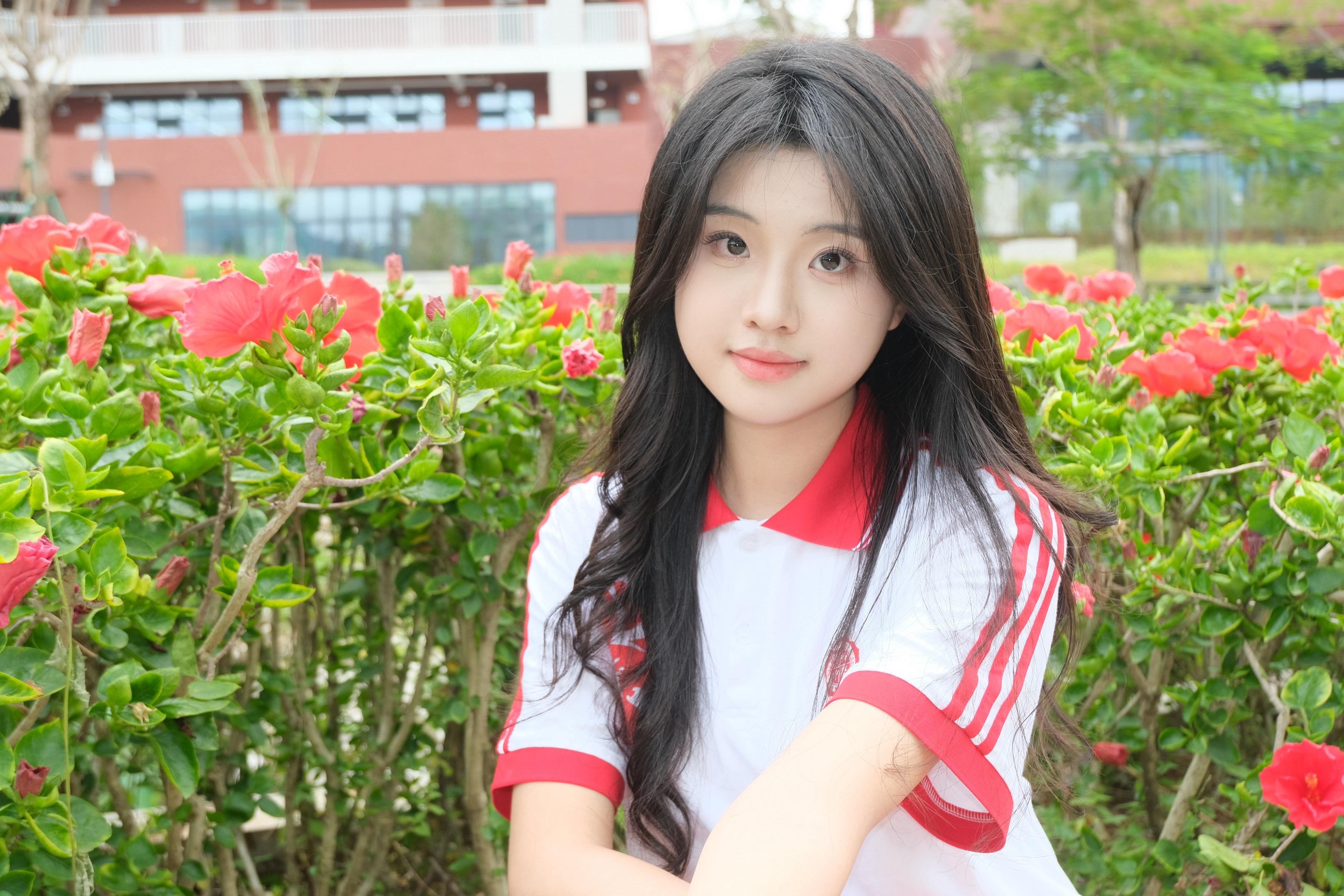 我的少女时代是在赞美和诋毁中度过的