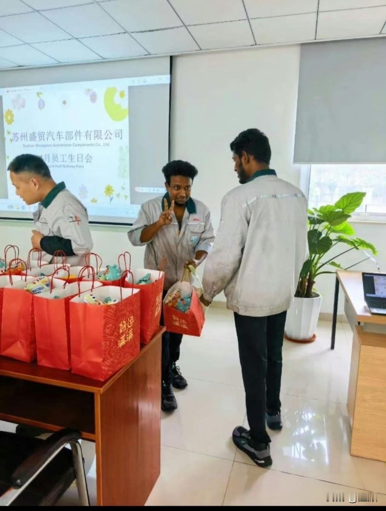 近日苏州一家台资企业违规引进印度流水线工人，被人社、公安出入境、台办组建联合工作