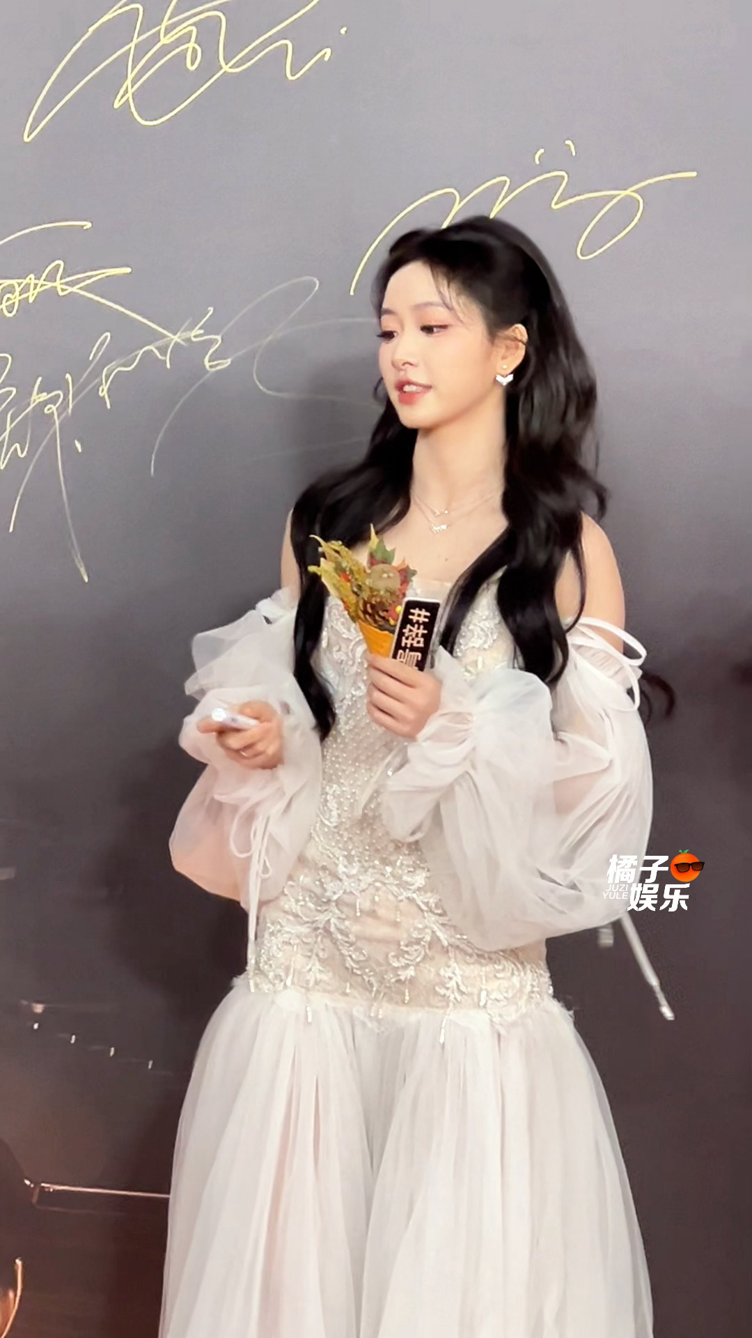 肸子宝宝🥺🥺眼睛亮亮的像精灵一样微博视界大会 ​​​