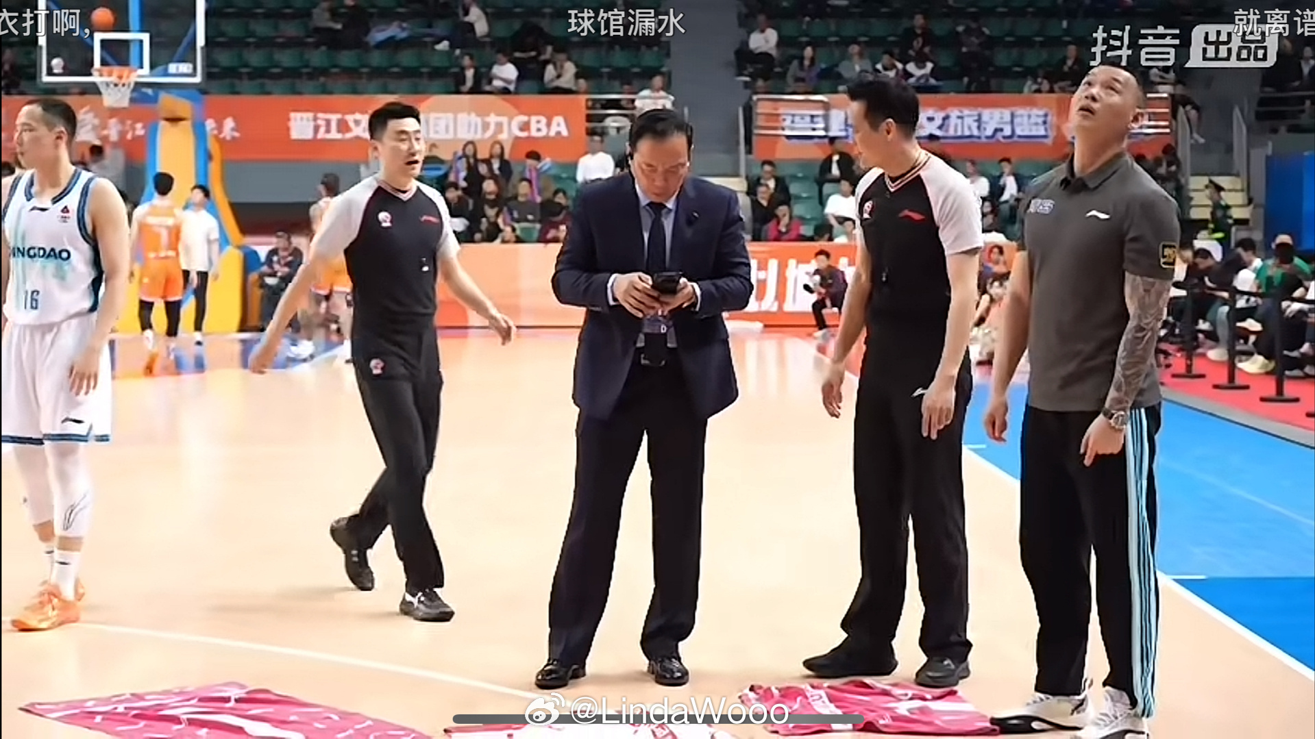 咱们闽南人其实很爱面子的～上级领导们是不是考虑把老馆稍微修缮下，顺便更衣室稍微升