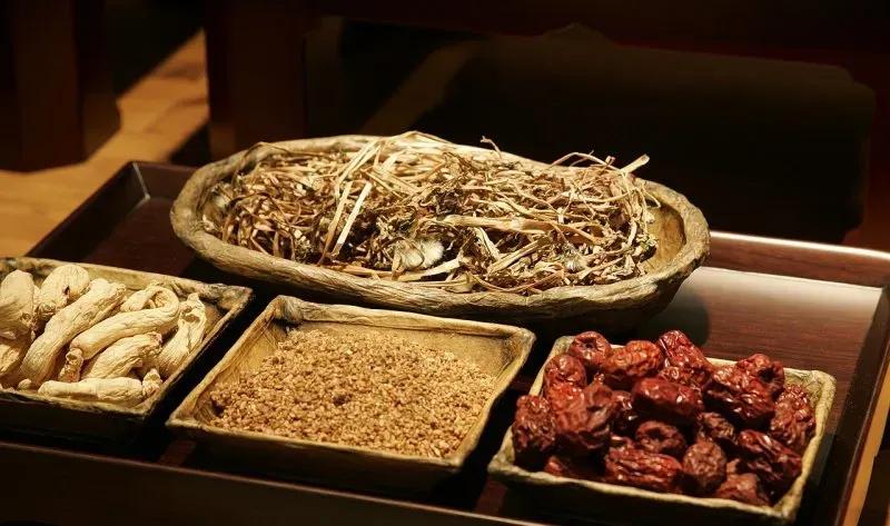 饭后胃堵胀，揉肚子就放屁？饭后喝点这个，肝脾调和

有不少人吃完饭以后，胃就胀的