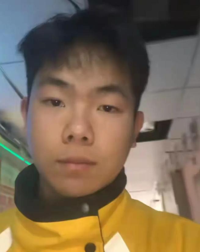 “太可惜了！”一位21岁外卖小哥，为救一对落水父子，自己却因力竭溺亡了，用年轻的