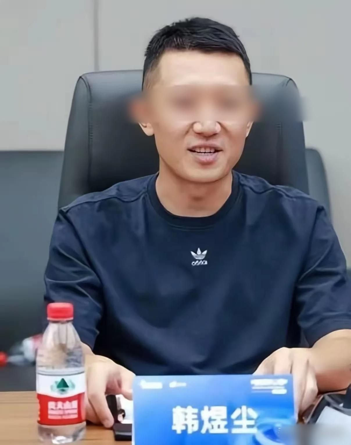 韩煜尘和朱倩的聊天记录里， 有一个特别寒心的细节。韩说：开学后他就要每天早上 7