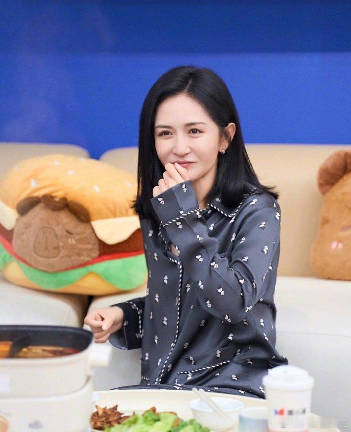 李小冉回复谢娜你说啥是啥谢娜一闹脾气，冉姐立马听话，太宠了吧乘风2026