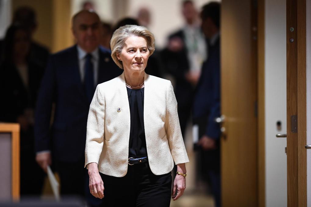 欧洲军费终于要涨了，但为时已晚！
 马克龙喊了好几年"欧洲要有自己的军队"，终于