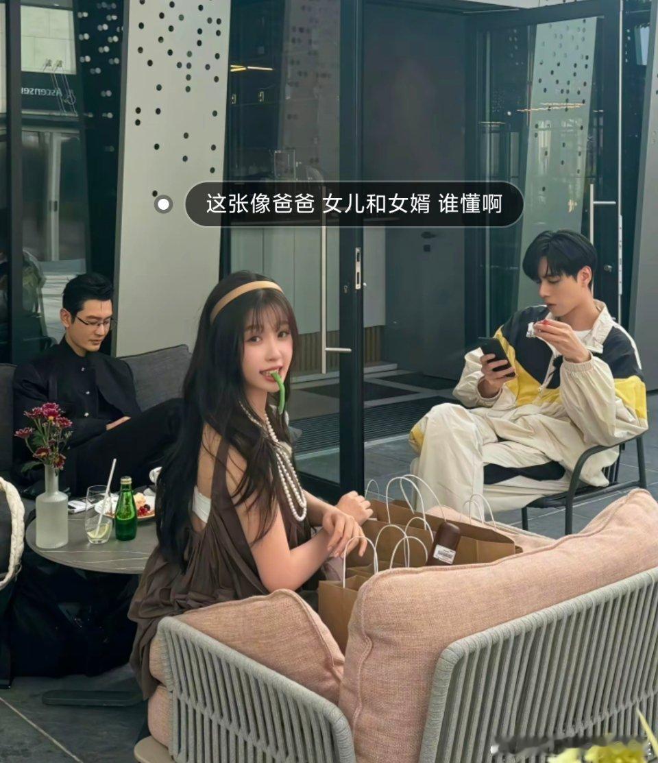 #虞书欣[超话]#好好好，又给我送来一对，导演你快拍啊，想看 ​​​