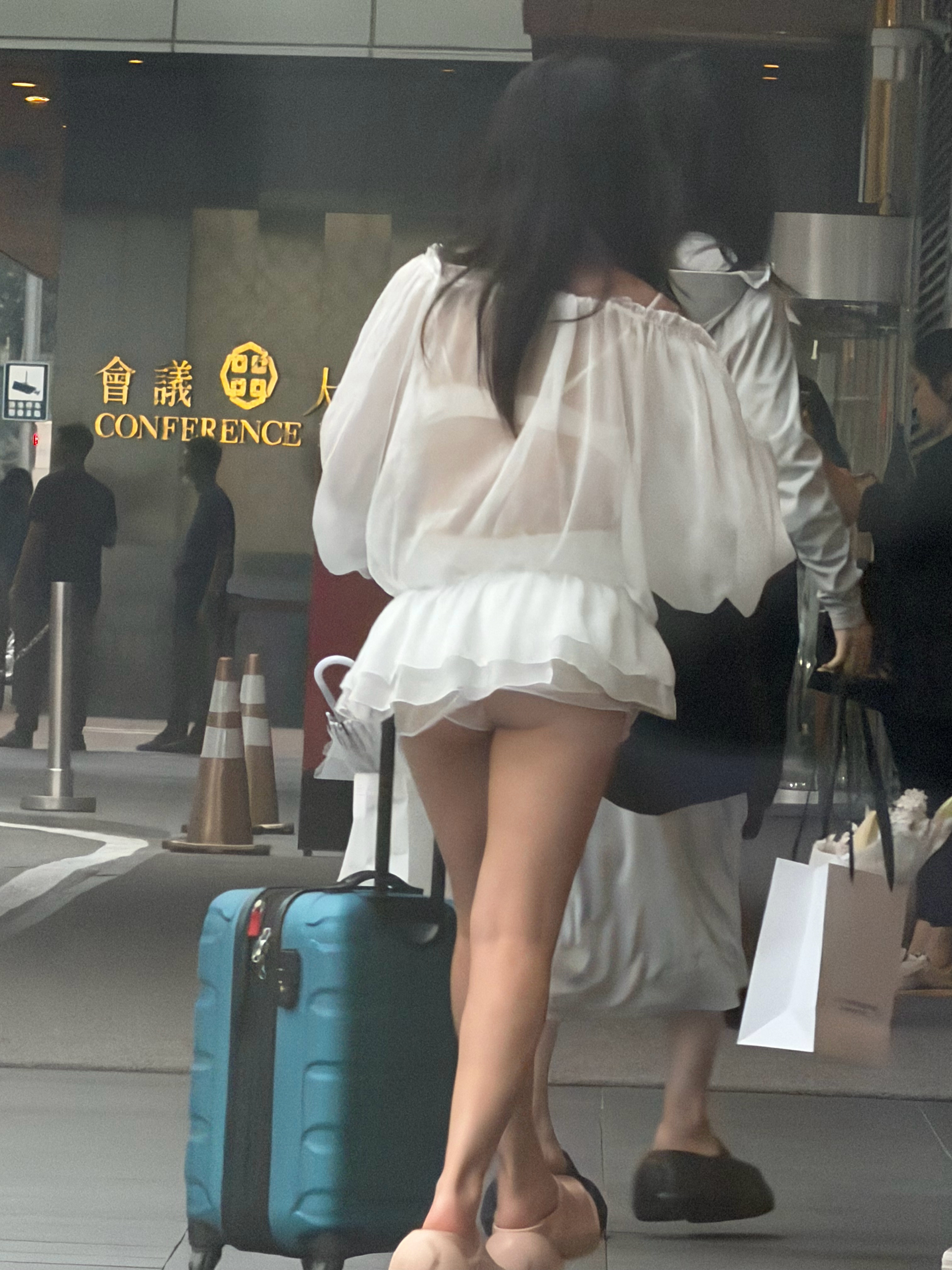 老法师们别蹲守太古里了来国贸吧，多的是