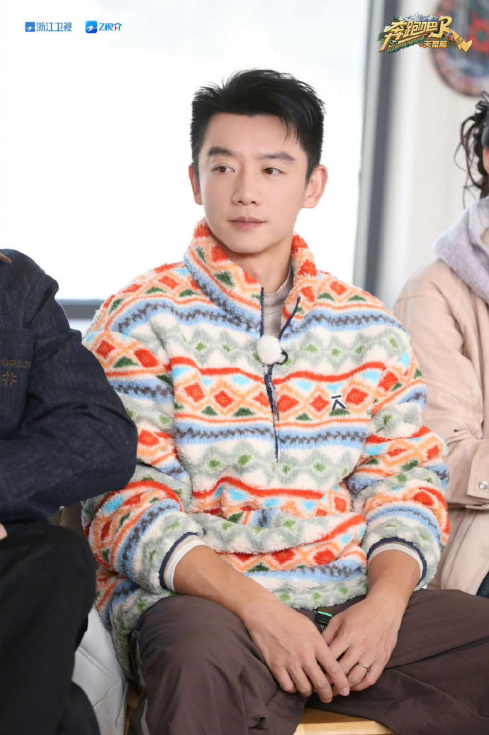 郑恺跑男坚持了13年十亿吨跑男的料奔跑吧 风里雨里，郑恺永远在跑男等你。13季全