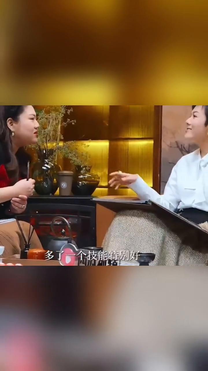 沐沐现在是二年级，这个是不是有很多沐沐的照片？来给我们看看。自从当了妈之后，我的