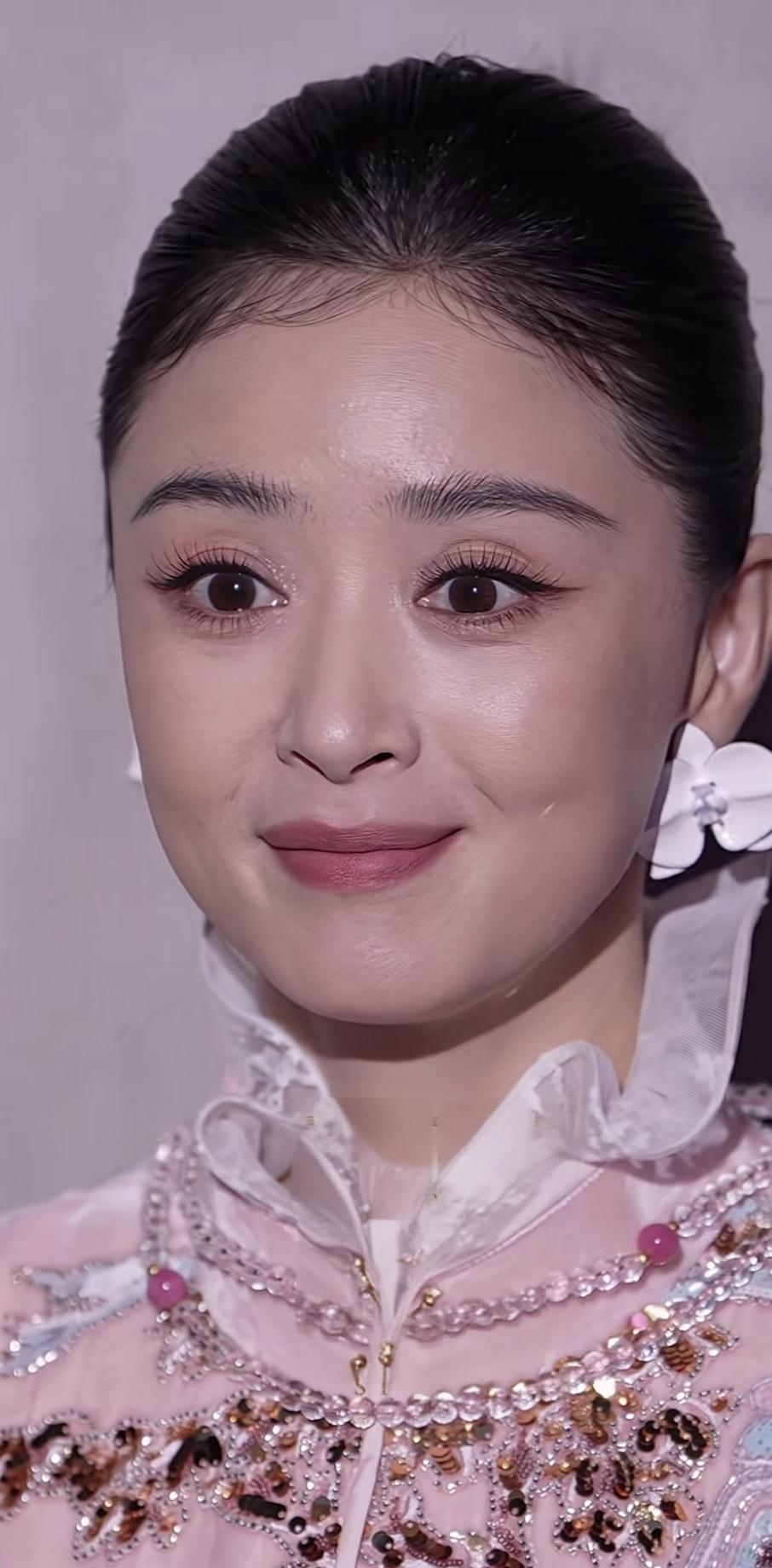 42岁蒋欣，无美颜无滤镜的状态，真不错