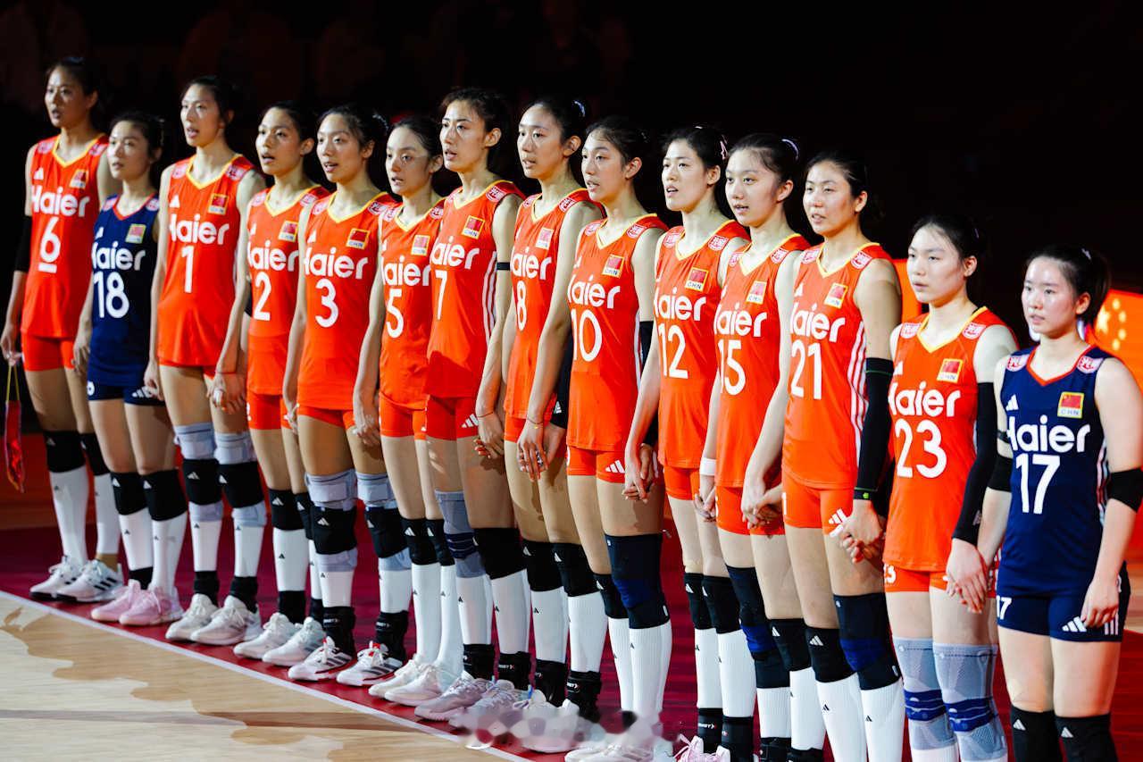 女排世锦赛｜中国女排谈首胜：开局太紧在2025年女排世锦赛首战中3:1逆转战胜墨