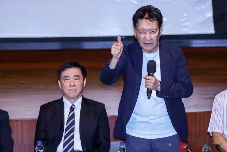 郝龙斌邀请50来位退役将军和校官座谈，再一次污蔑大陆“军力饶台是不友善”，再次兜
